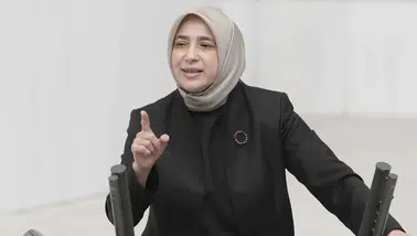 Özlem Zengin Kimdir? AK Parti Grup Başkanvekilinin Hayatı