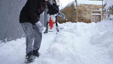 Bayburt'ta Kar Yağışı Nedeniyle Eğitime Ara Verildi!