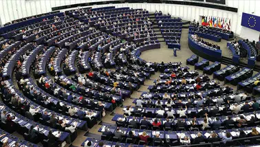 Brüksel'de sert rüzgarlar: Von der Leyen'e Orta Doğu ve enerji politikası tepkisi