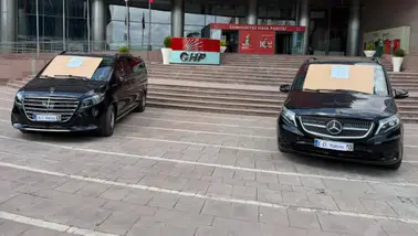 Kılıçdaroğlu'ndan CHP'de temizlik operasyonu: Makam araçlarını 'Haram' yazısıyla satışa çıkardı