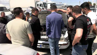 Oto pazarında kalabalık var, cüzdanlar kapalı: Hayaller bayram öncesi, gerçekler durgunluk