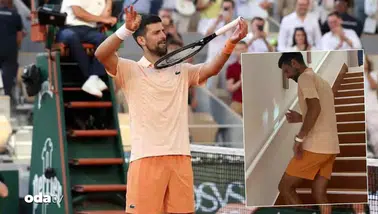 Tenis dünyasının zirvesindeki isim Novak Djokovic, Paris'teki zaferlerine bir yenisini eklerken sahadaki yeteneğini adeta bir sanat şovuna dönüştürdü.