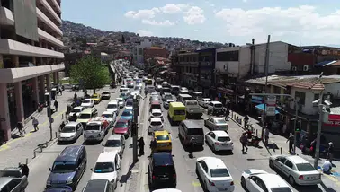 İzmir trafiğindeki araç yoğunluğu 2 milyon sınırını aştı