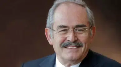 Yılmaz Büyükerşen: Siyasetin Usta İsimlerinden Biri, Neden Veda Etti?