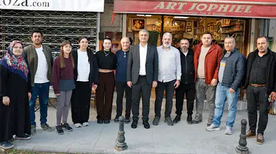 Adana Valisi Yavuz, Ramazan'da esnaf ve vatandaşlarla buluştu, hayırlı kazanç dileklerini iletti.