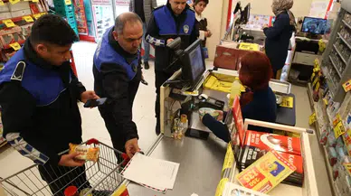 Çiğli Belediyesi, Ramazan'da gıda denetimlerini artırdı: Hijyen ve fiyatlar kontrol ediliyor.
