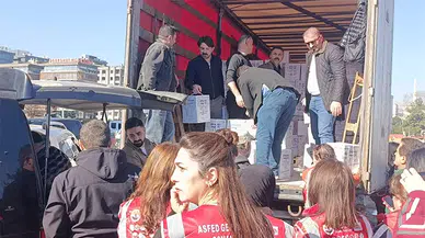 Samsun'a tırla 4 bin koli erzak, bin alış veriş kartı getirildi