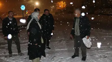 Van Edremit’te Karla Mücadele Seferberliği: Ekipler Gece Boyunca Sahadaydı