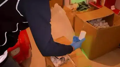 Samsun'da evlerinden 230 bin hap çıkan anne-oğula gözaltı