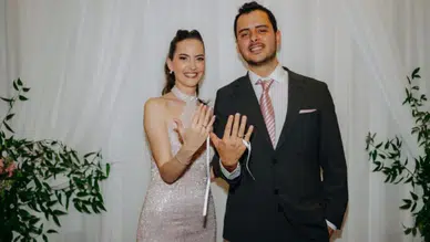 19 Yıl sonra yeniden kavuşma: Ezgi Şenler ve Ömer Gürgen Boğaz'da evlendi