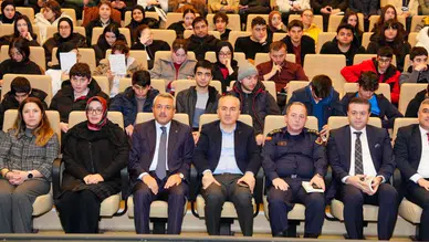 Çayla Kitap Projesi gençlerle buluşmayı sürdürüyor