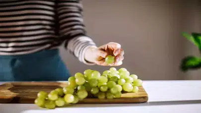 Yılbaşı gecesi tam 00.00’da yapılıyor: Aşk, para ve sağlık getirdiğine inanılıyor
