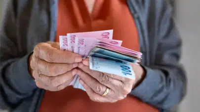 Yeni Emekli Zammı İddiaları Gündemde: En Düşük Maaşte Beklenen Değişiklikler!