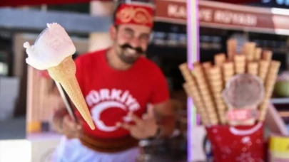 “Tam Aldım Derken Gitti!” Dondurmacı Külah Şakasının Sırrı Ortaya Çıktı! Dondurmacıların Külah Oyunu Neden Yapılıyor?