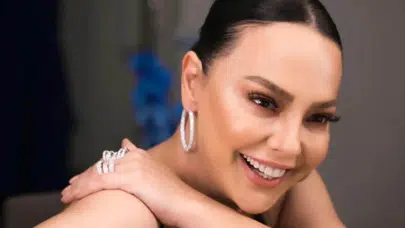 Ebru Gündeş Kimdir, Aslen Nereli, Kaç Yaşında, Boyu? Türk Müziğinin Güçlü Sesi ve Sahne Yıldızı