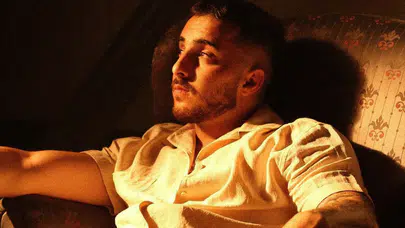 Ati242 Kimdir, kaç yaşında, aslen nereli? Türkçe Rap’in Antalyalı Yükselen İsmi Atilla Serin’in Hikayesi