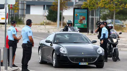Jose Mourinho, Ferrari’siyle Benfica Tesislerinde: İmza Öncesi İlk Görüntüler Geldi