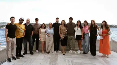 Bereketli Topraklar Tanıtımı Yayınlandı: Engin Akyürek ve Gülsim Ali'nin Büyüleyici Aşkı