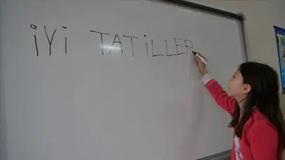 2025-2026 okul tatil takvimi belli oldu: Ara tatil ve yarıyıl tarihleri