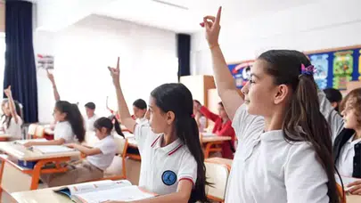 2 Ocak 2026 Tatil mi? Cuma Okullar Var mı, Yılbaşı Tatili Uzatıldı mı, Hafta Sonu ile Birleşiyor mu?