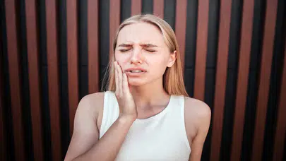 20'lik Diş Ağrısı: Sebepleri, Belirtileri ve Nasıl Hafifletilir?