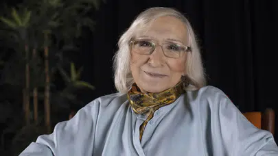 Alev Alatlı Kimdir?