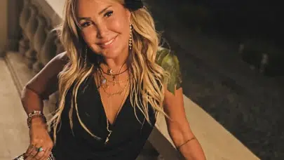 Yonca Evcimik'ten estetik itirafı: 'Yaş almayan ünlüler arasında yer alıyorum!'