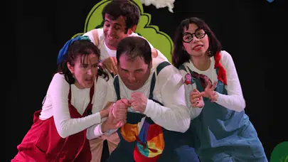 Bursa'da Bir Sesin Peşinde Tiyatro Oyunu İzleyiciyle Buluştu