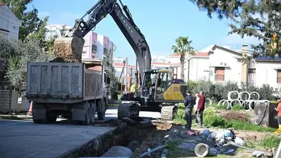 ACISU SOKAK’TA YAĞMUR SUYU DRENAJ KAPASİTESİ ARTIRILIYOR