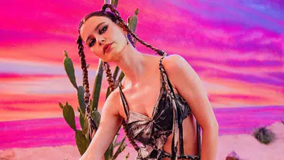 Beren Saat, Müzik Dünyasına İlk Adımını Attı: CapitaliZoo Şarkısıyla Geliyor!