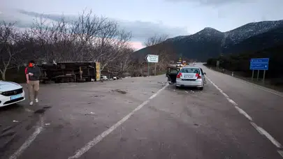 Eğirdir’de Feci Kaza: İki Araç Birbirine Girdi, 5 Kişi Yaralandı