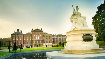 “Victory Is Near” Ne Demek?