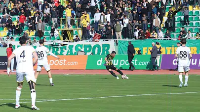 Şanlıurfaspor, 2. Lig'de Adana 01 FK'ya 2-1 yenilerek kötü gidişatını sürdürdü.