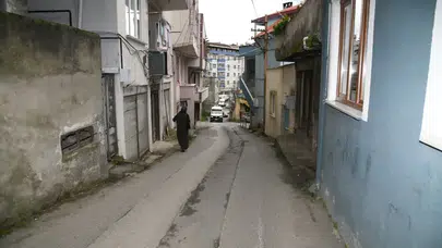 Trabzon'da dar yol sorunu çözülüyor: Başkan Genç, genişletme çalışmaları için kamulaştırma sürecini hızlandıracak.