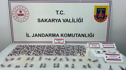 Sakarya'da Jandarmadan Uyuşturucu Operasyonu: 491 Sentetik Hap ve Bonzai Ele Geçirildi!