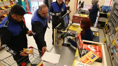 Çiğli Belediyesi, Ramazan'da gıda denetimlerini artırdı: Hijyen ve fiyatlar kontrol ediliyor.