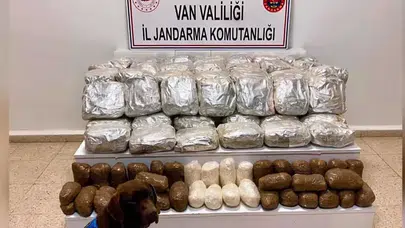 Van ve Hakkari'de 406 kg uyuşturucu, 2,540 hap ele geçirildi!