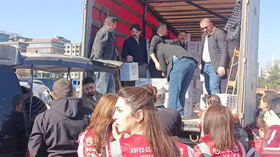 Samsun'a tırla 4 bin koli erzak, bin alış veriş kartı getirildi