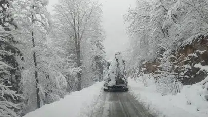 Trabzon’da kar yağışı sonrası yol açma çalışmaları sürüyor