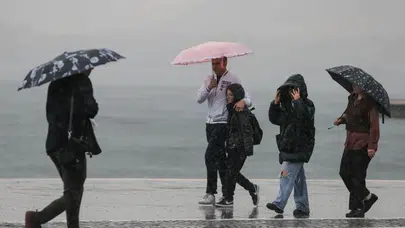 İstanbul'da Dolar 43,97, Euro 51,98 TL'den güne başladı!
