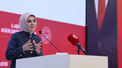 Bakan Göktaş'tan dijital oyunlar için ebeveyn denetimleri ve içerik sınıflandırması çağrısı!