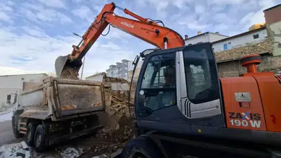 Bayburt’ta Metruk Binalar Güvenlik ve Estetik İçin Yıkılıyor