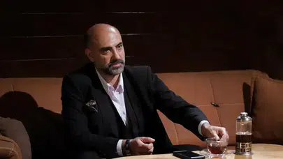 Eşref Rüya Ölü Yaşar'ın Gerçek Kimliği! Erol Babaoğlu'nun Proje Geçmişi ve Kanal D'deki Rolü Hakkında Yeni Gelişmeler!