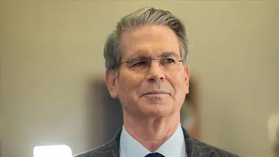 Scott Bessent, Trump'ın Hazine Bakanı olarak ekonomik politikaları şekillendirecek kritik isim oldu