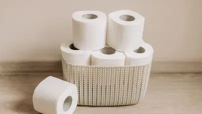 Tuvalet Kağıdı Depolamak: Tasarruf mu Yoksa Stokçuluk mu? Görünmeyen Riskler ve İpuçları!