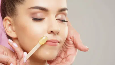 Güzellik Merkezlerine Veda Edin! İşte Ekonomik Yöntemlerle İstenmeyen Tüylerden Kurtulmanın Püf Noktaları