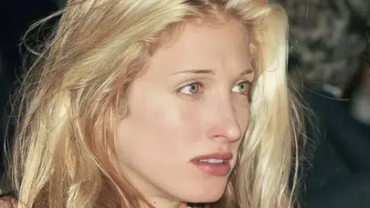 Carolyn Bessette: Gizemli Hayatı ve John F. Kennedy Jr. ile Olan Aşkı