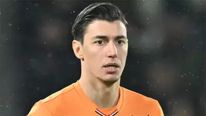 Berke Özer, "Sade ve Duygusal Bir Aşk Peşindeyim" Açıklamasıyla Yeni Sevgilisini Açıkladı!