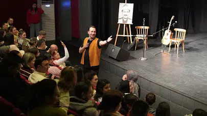 Çorlu’da Tiyatro Coşkusu: 4. Tiyatro Festivali Kapılarını Açtı!