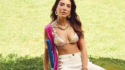 Deniz Baysal Filtre Kullanmadan Güneşin Tadını Çıkardı: Gözler Fonksiyonunu Yitirdi!